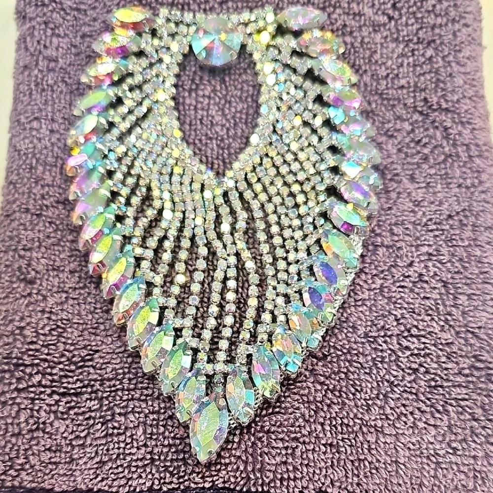 NWT Princess Rhinestone Ribbon Tassle Chain 8.5 x 13 cm Glam Bling Jewelry - Picture 1 of 10
